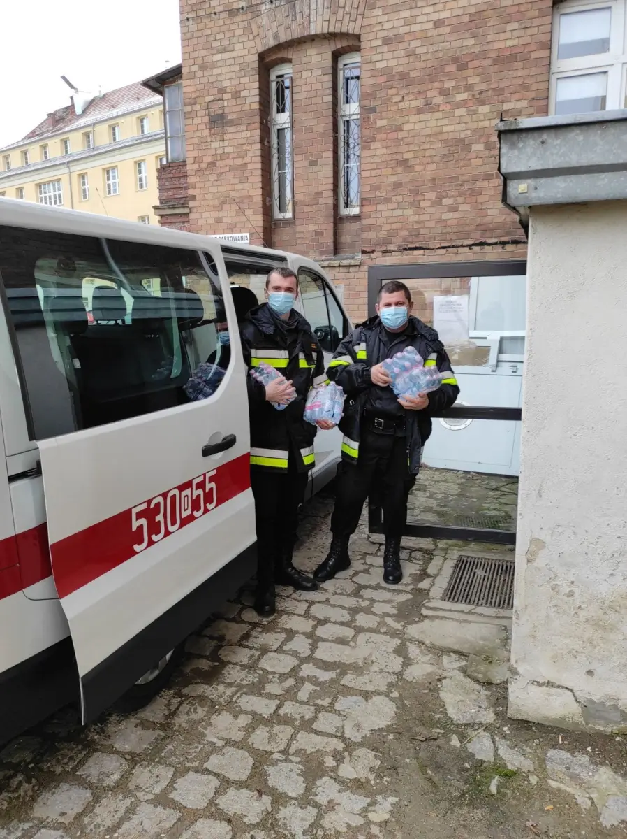 Woda dla pacjentów w oddziałach covidowych w Bolesławcu