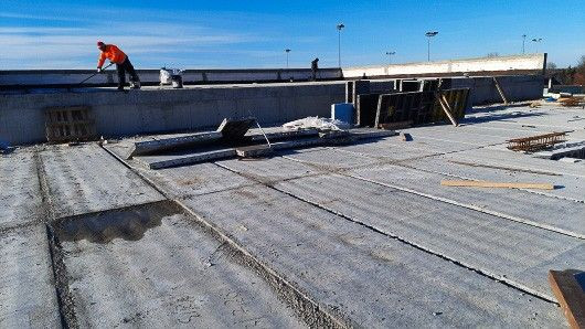 Prace przy Delfinku w Gromadce