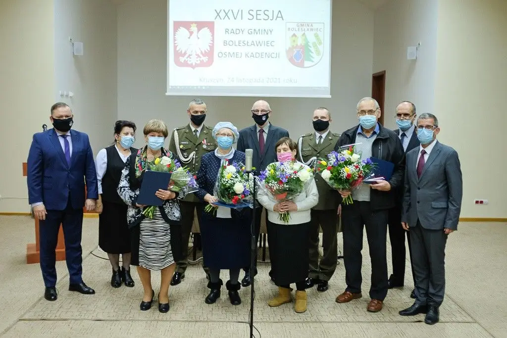 Rodzice wzorowych wojskowych z gminy Bolesławiec docenieni przez ministra obrony narodowej Mariusza Błaszczaka