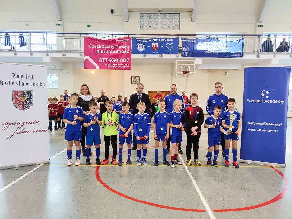 Mikołajkowy Cykl Turniejów Halowych o Puchar Starosty Bolesławieckiego Tomasza Gabrysiaka