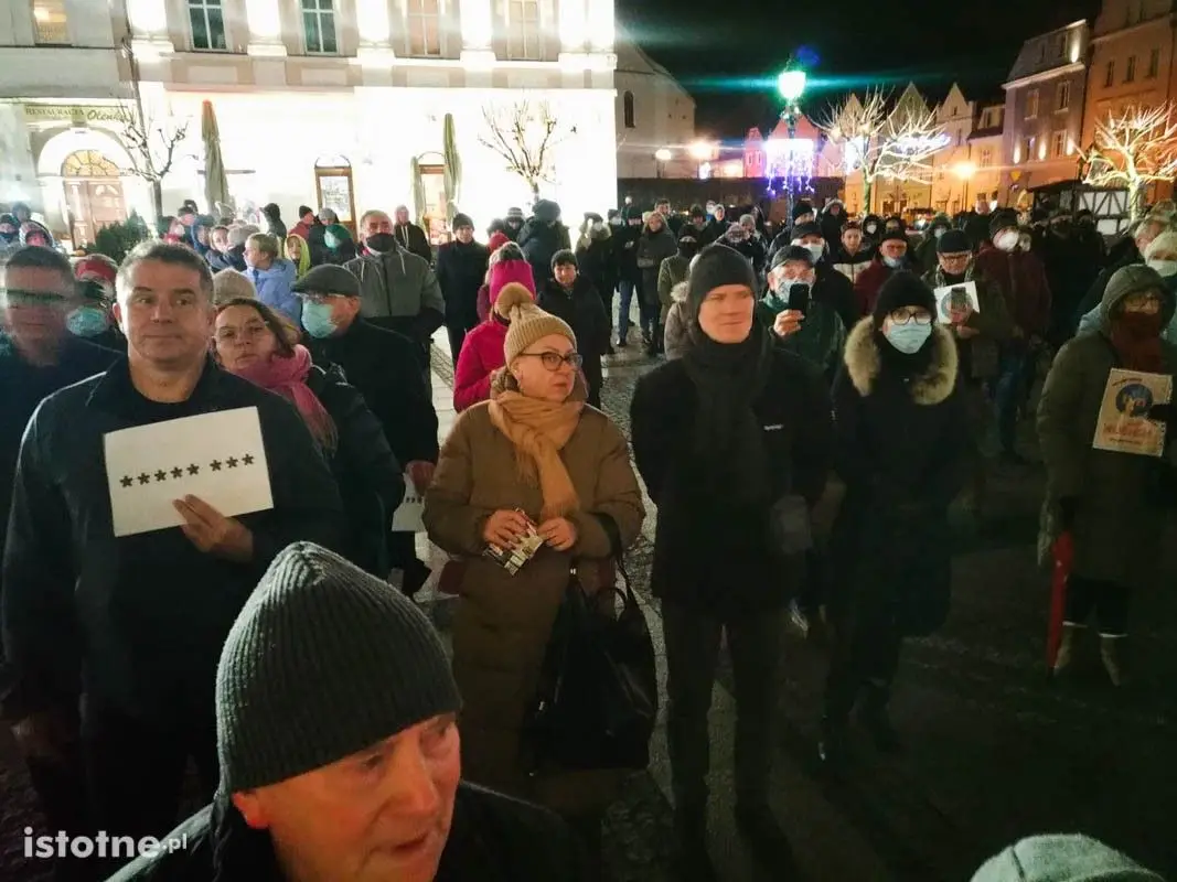 Protest przeciwko lex TVN na bolesławieckim rynku