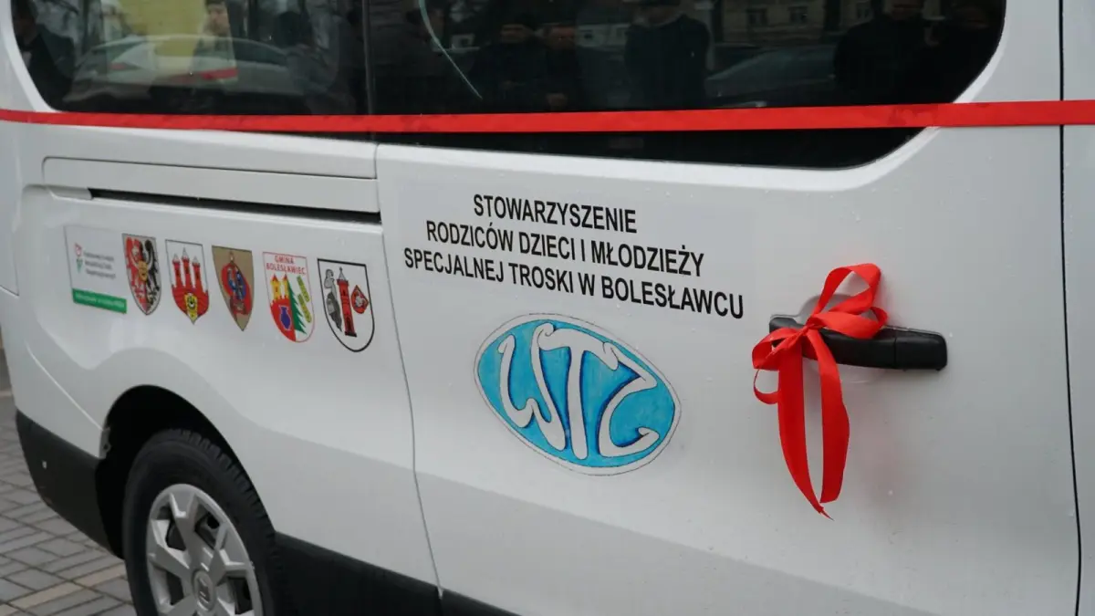 Warsztaty Terapii Zajęciowej z nowym busem