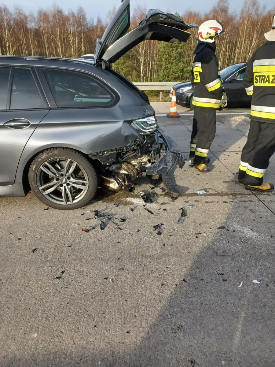 Zderzenie dwóch aut na A4