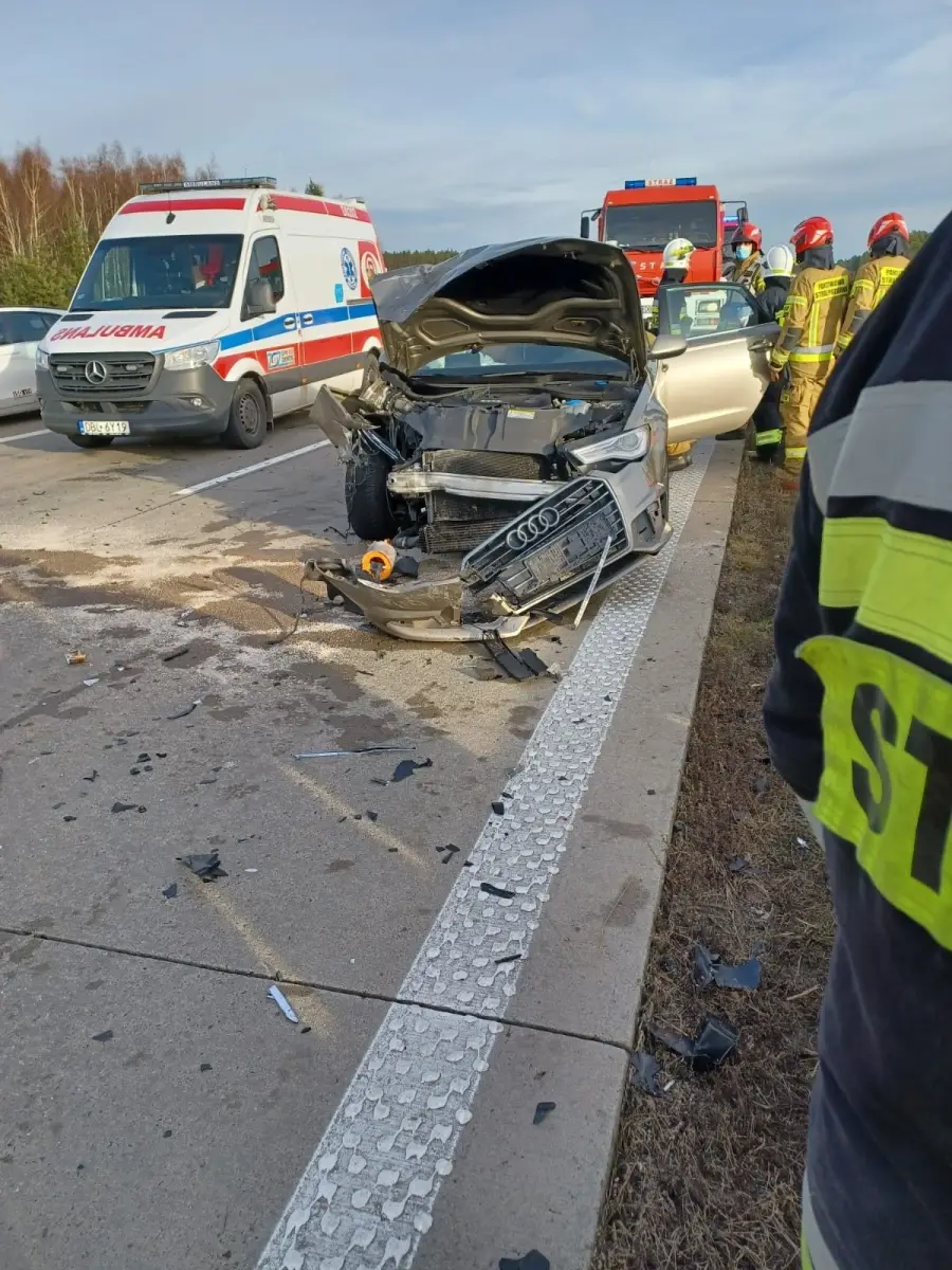 Zderzenie dwóch aut na A4