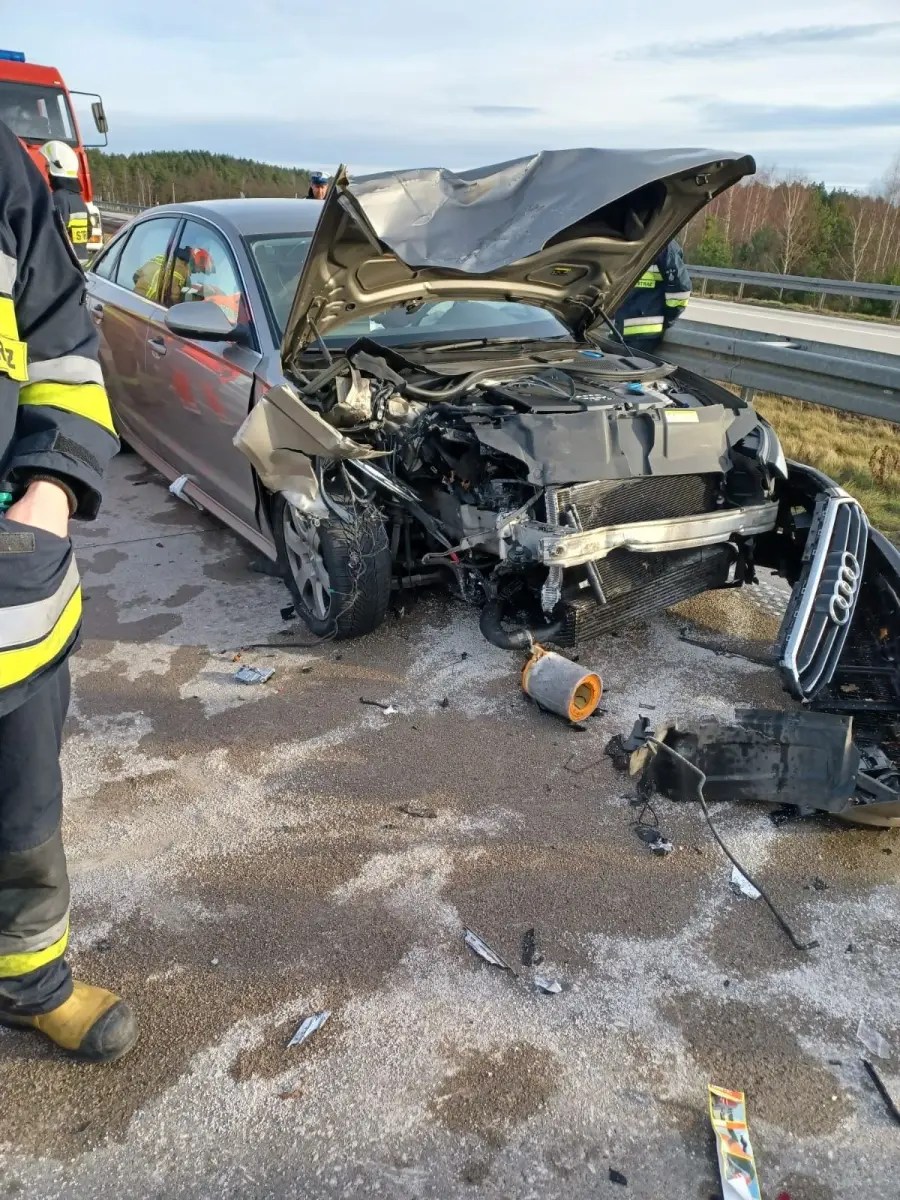 Zderzenie dwóch aut na A4