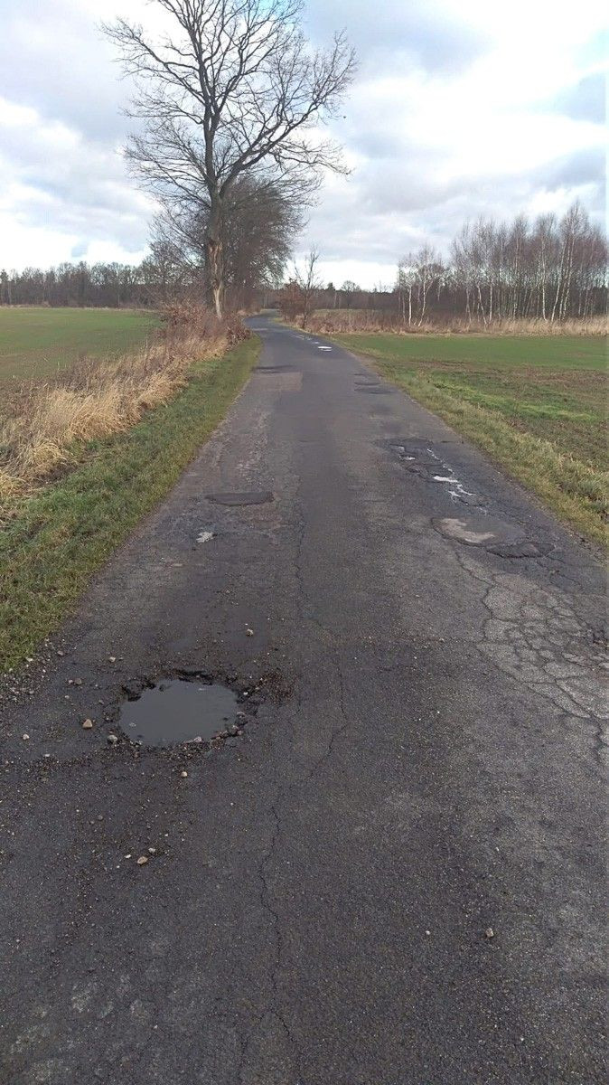 Dziurawa droga w gminie Bolesławiec