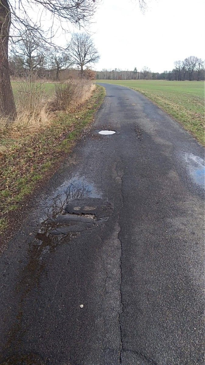 Dziurawa droga w gminie Bolesławiec