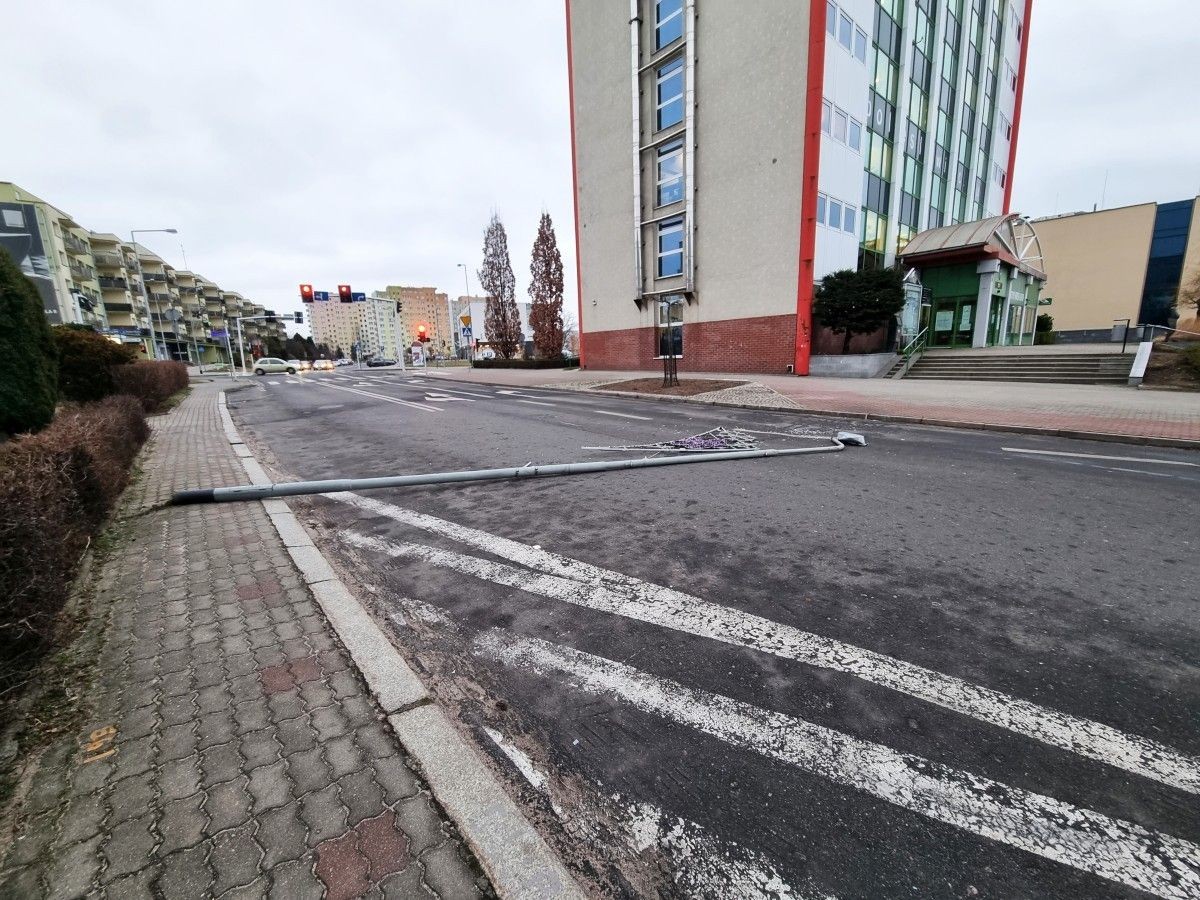 Latarnia runęła na Asnyka