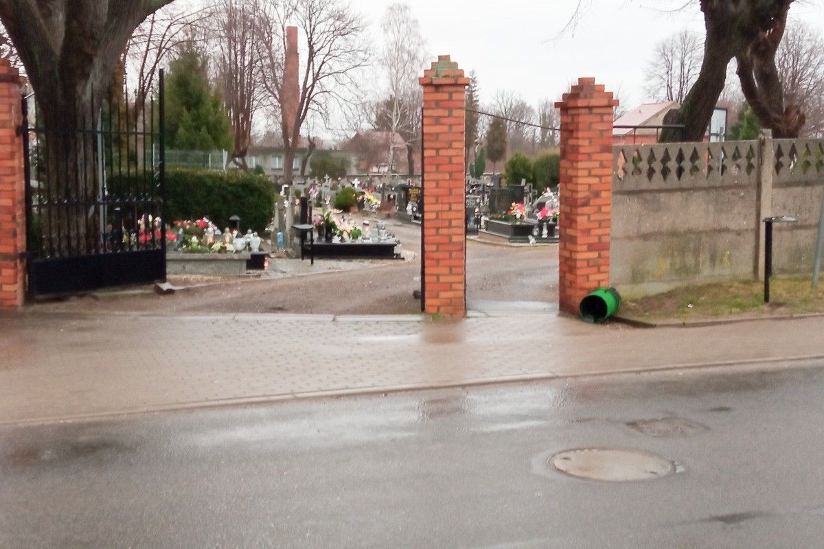 Cmentarz w Nowogrodźcu