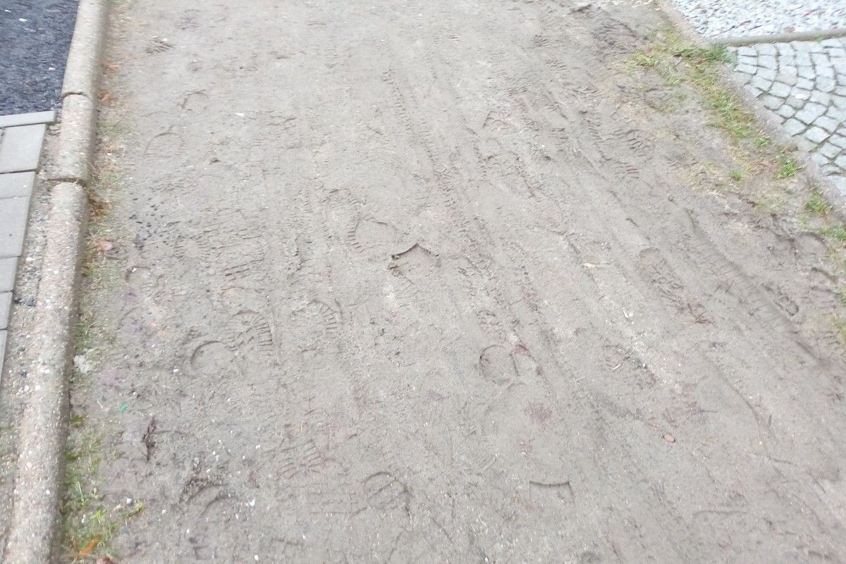 Cmentarz w Nowogrodźcu