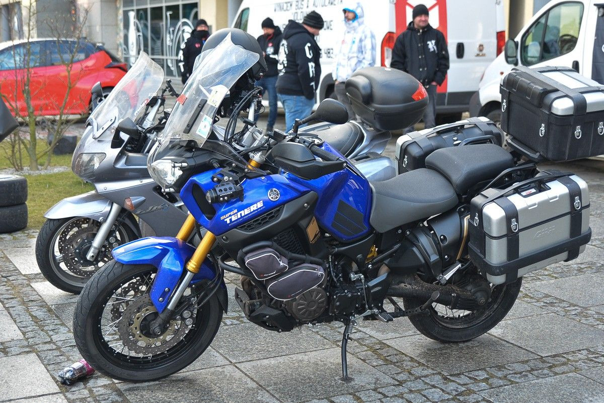 Rajdowa WOŚP i kapitalne motocykle przy Piłsudskiego w Bolesławcu