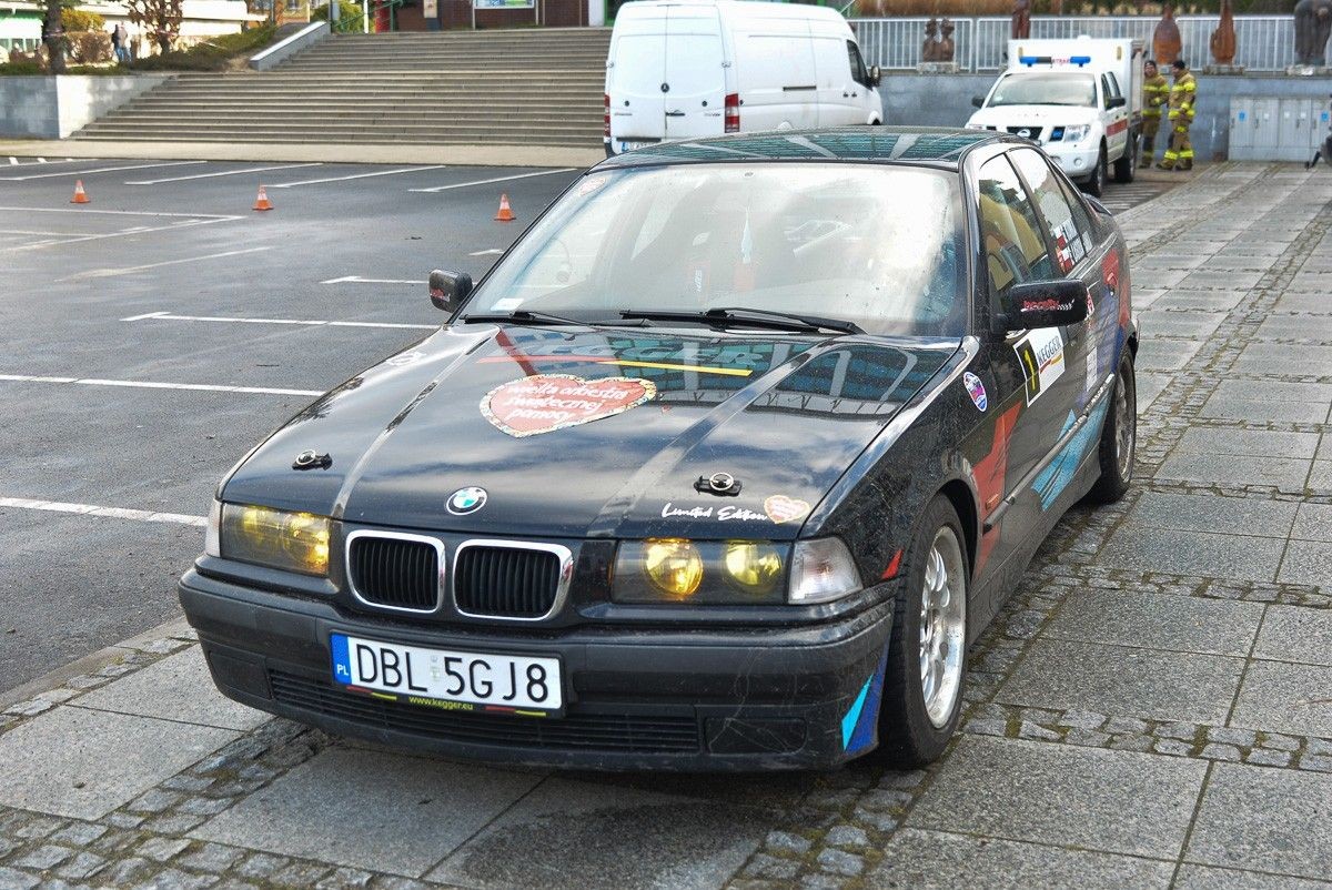 Rajdowa WOŚP i kapitalne motocykle przy Piłsudskiego w Bolesławcu