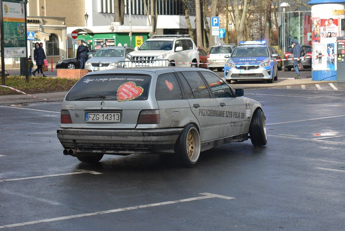 Rajdowa WOŚP i kapitalne motocykle przy Piłsudskiego w Bolesławcu