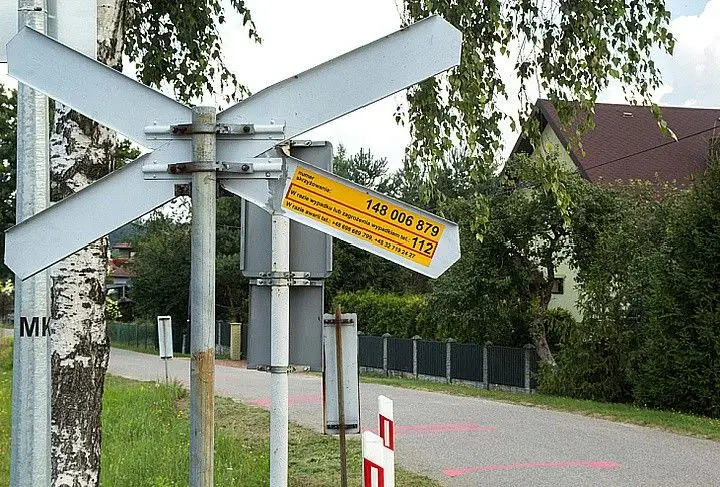 Żołta naklejka