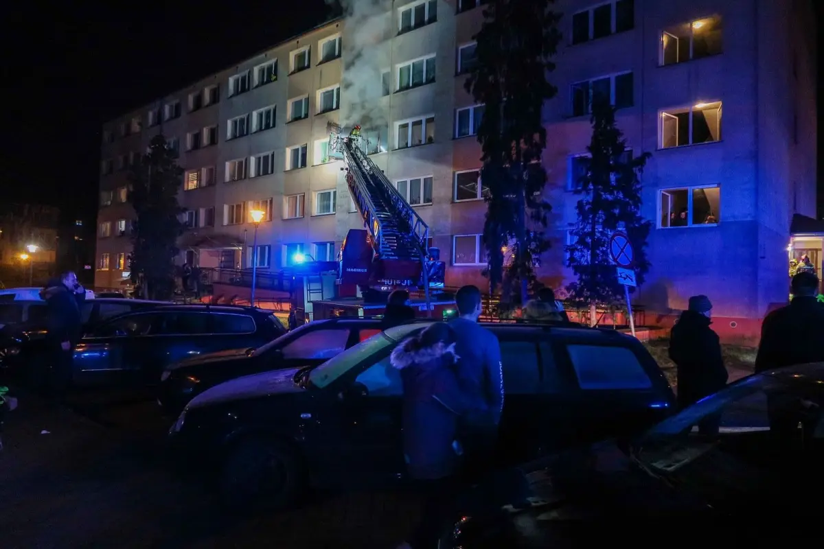 Pożar mieszkania w budynku na alei Wojska Polskiego w Bolesławcu