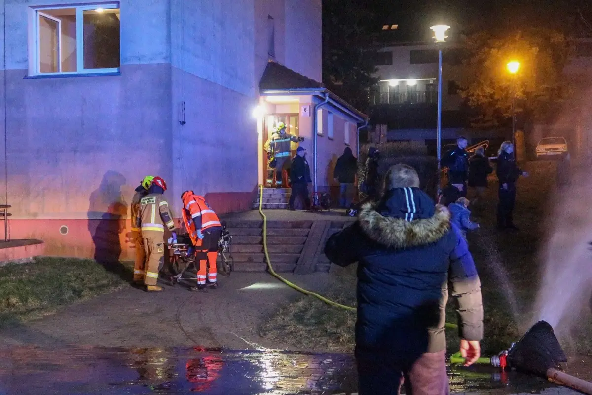 Pożar mieszkania w budynku na alei Wojska Polskiego w Bolesławcu