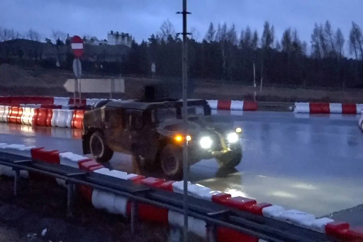 Kolejna kolumna pojazdów US Army wjechała do Polski