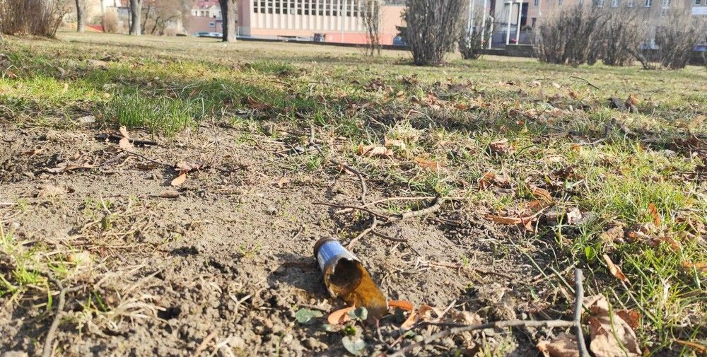 Libacje i bajzel przy Obrońców Helu w Bolesławcu