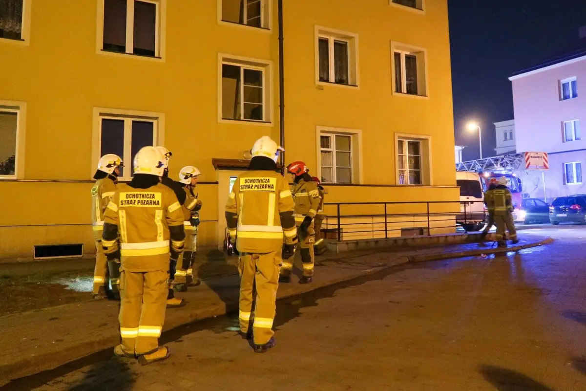 Pożar w budynku przy ulicy Teatralnej w Bolesławcu