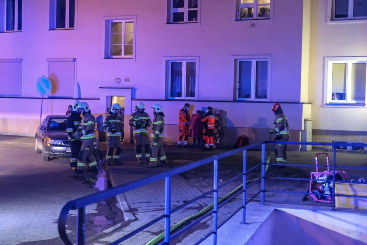 Pożar w budynku przy ulicy Teatralnej w Bolesławcu