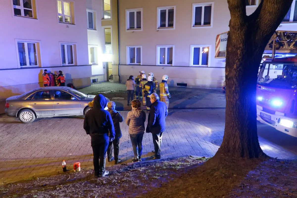 Pożar w budynku przy ulicy Teatralnej w Bolesławcu