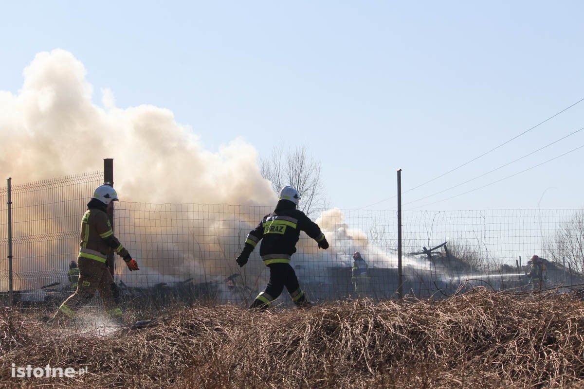 Pożar w Bożejowicach. Na miejscu pięć zastępów straży pożarnej