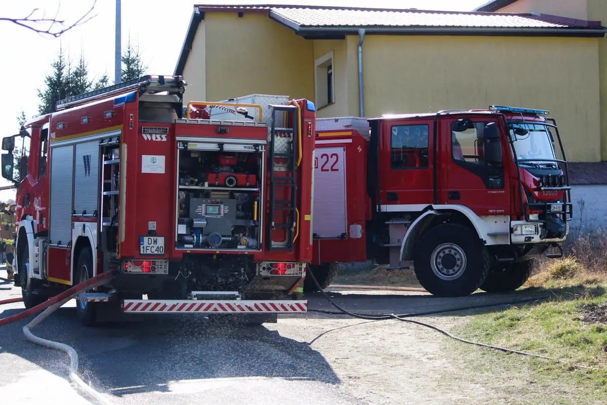 Pożar w Bożejowicach. Na miejscu pięć zastępów straży pożarnej