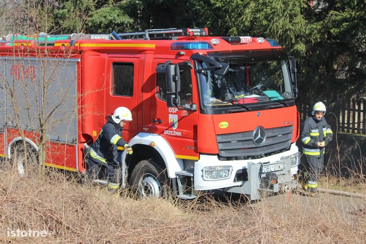 Pożar w Bożejowicach. Na miejscu pięć zastępów straży pożarnej