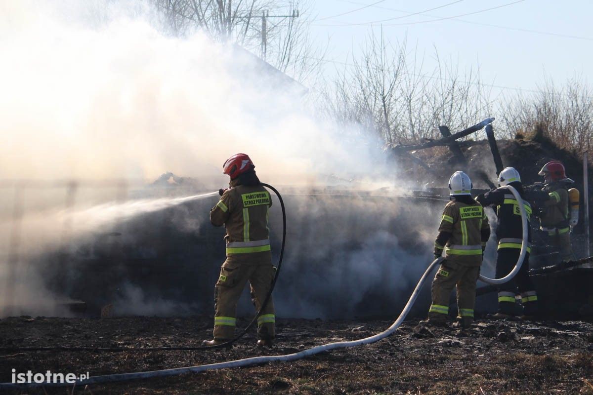 Pożar w Bożejowicach. Na miejscu pięć zastępów straży pożarnej