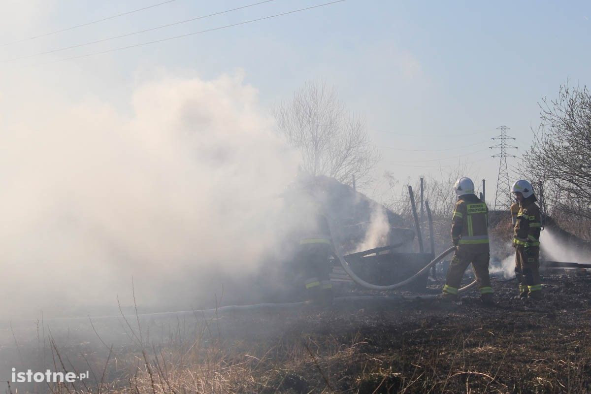 Pożar w Bożejowicach. Na miejscu pięć zastępów straży pożarnej