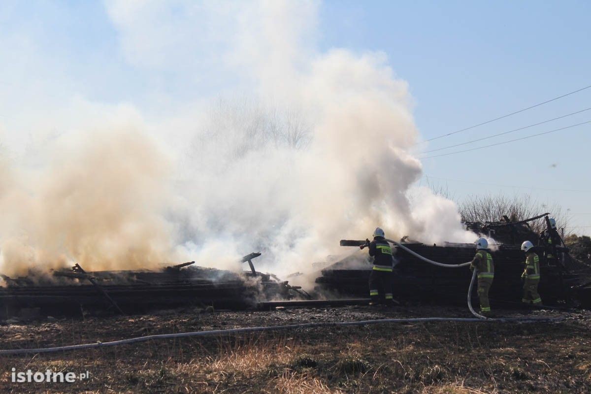 Pożar w Bożejowicach. Na miejscu pięć zastępów straży pożarnej