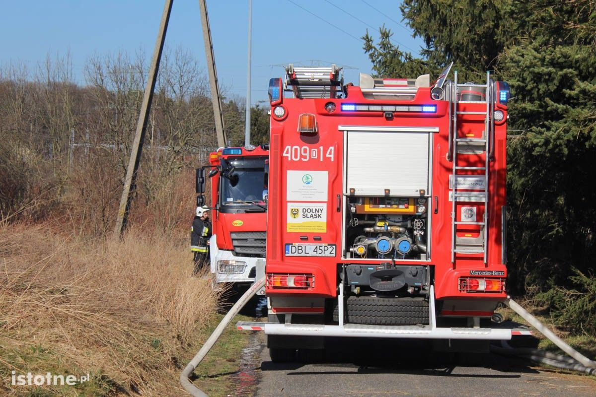 Pożar w Bożejowicach. Na miejscu pięć zastępów straży pożarnej