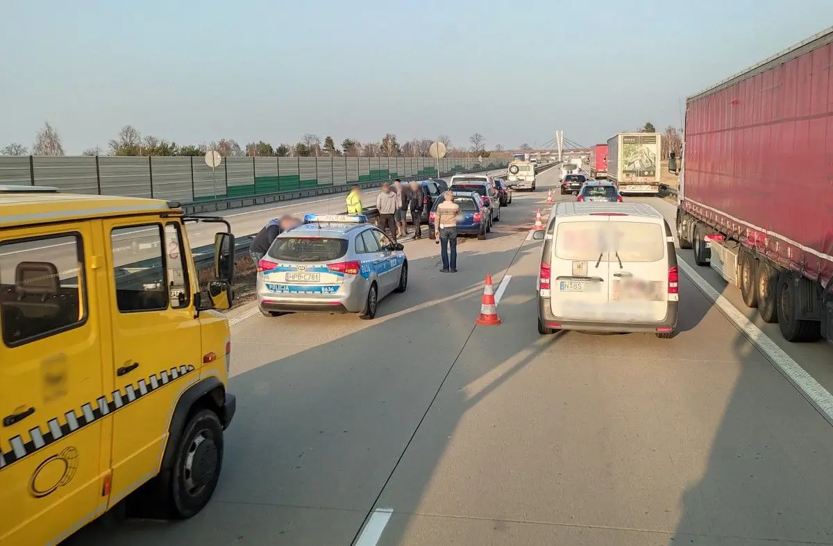 Karambol na A4. Zderzyło się pięć pojazdów