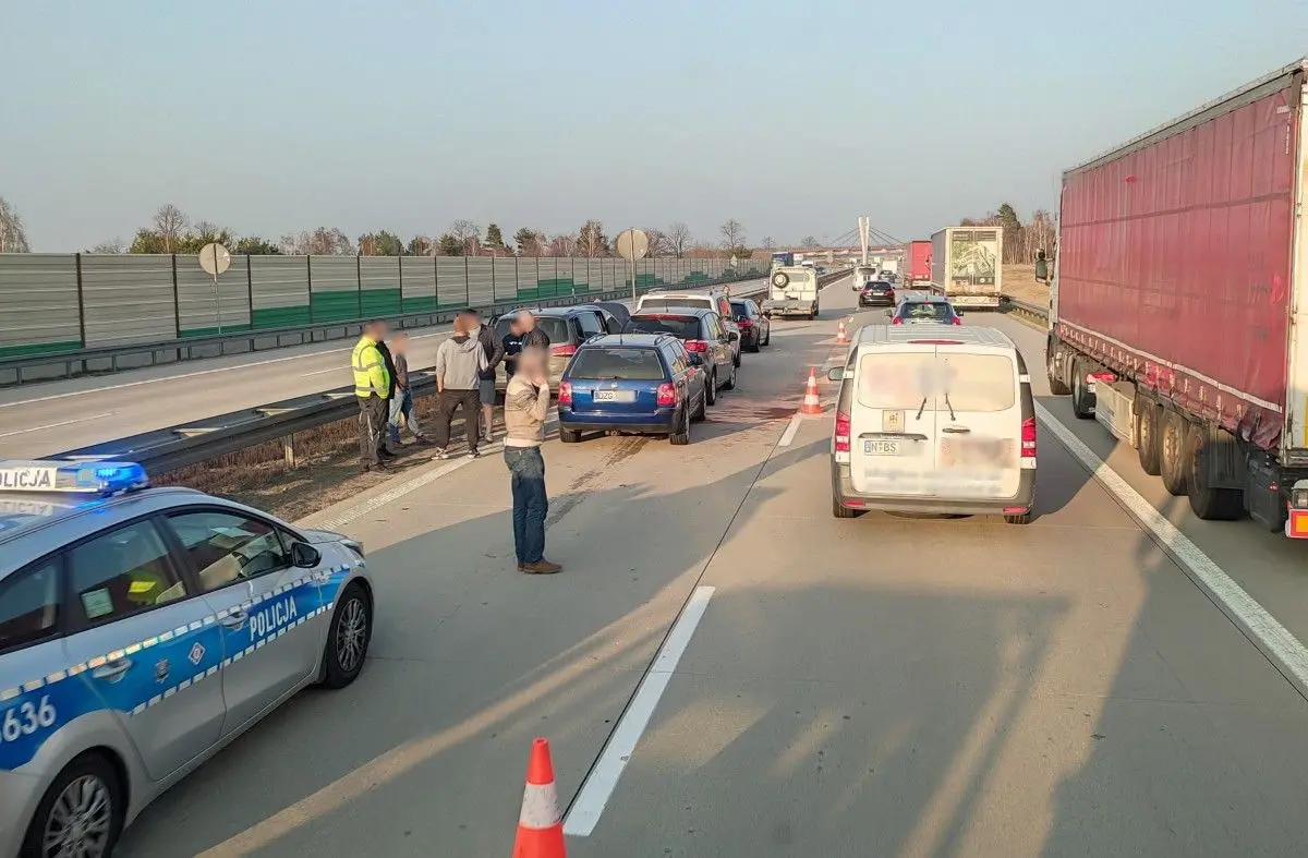 Karambol na A4. Zderzyło się pięć pojazdów