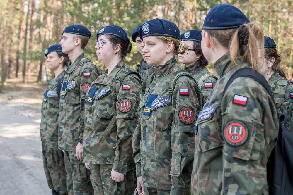 Учні військових класів у Świętoszów