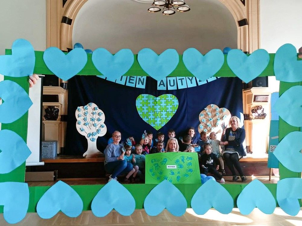 Bolesławiec solidarny z osobami cierpiącymi na autyzm