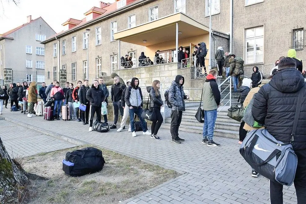 Елеви, які проходять підготовку у болеславецьких артилеристів, отримали зброю