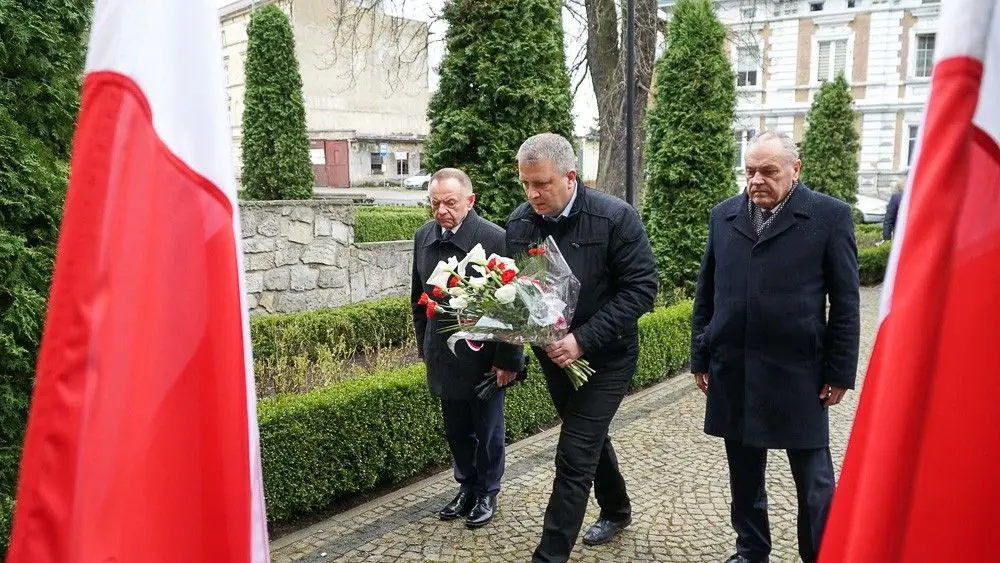 Samorządowcy uczcili pamięć ofiar katastrofy smoleńskiej