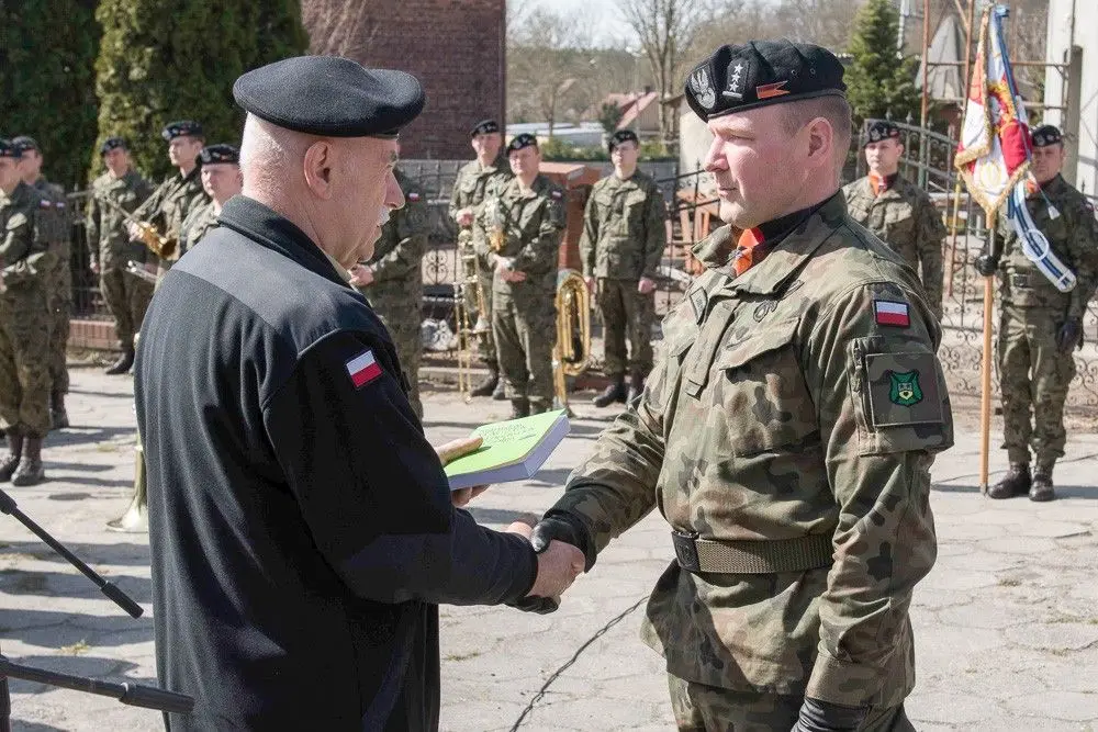 They Honored the Memory of Those Who Fought to Defend Their Homeland Many Years Ago