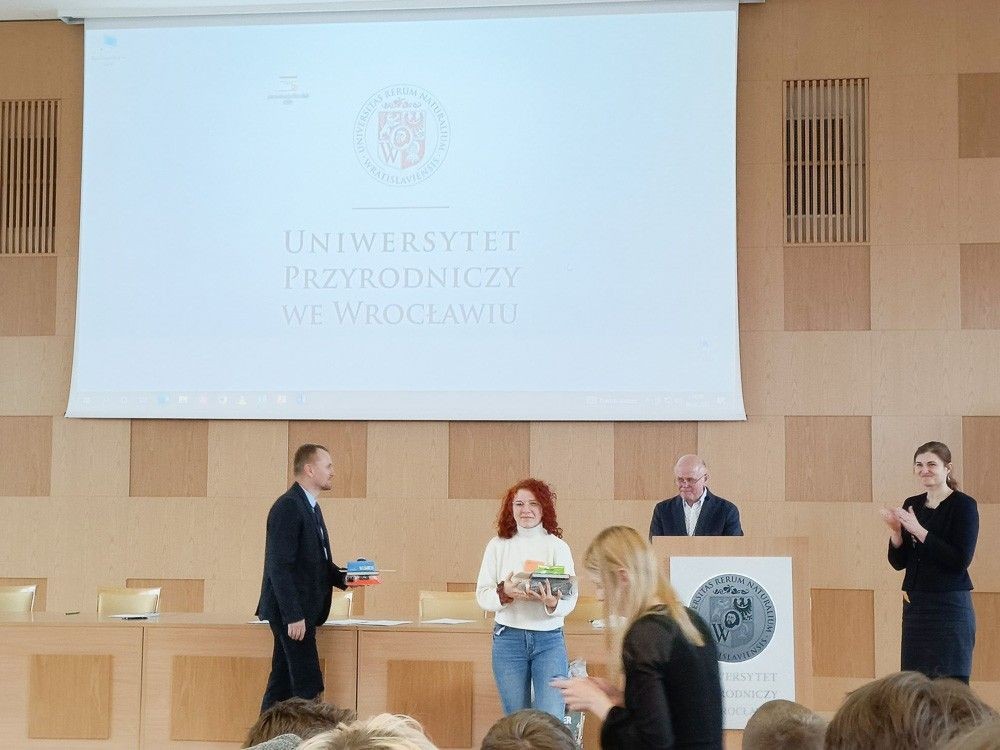 Uczennice „Handlówki” finalistkami Olimpiady Wiedzy i Umiejętności Rolniczych