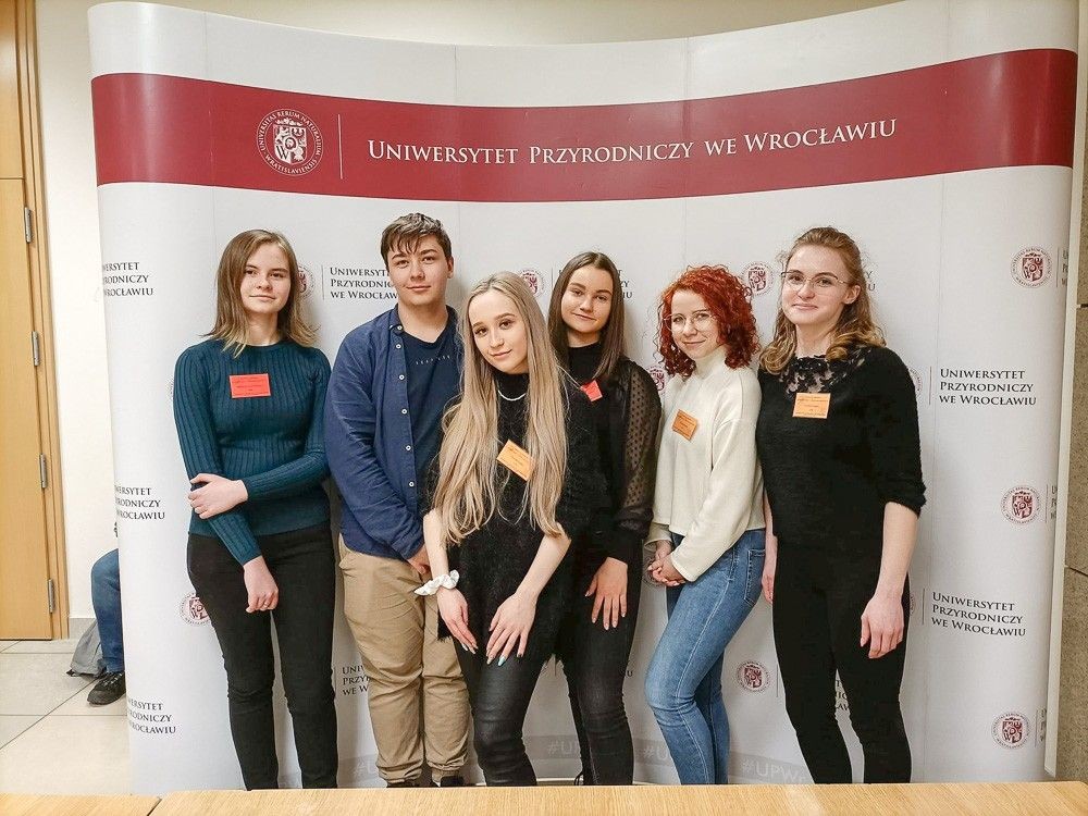 Uczennice „Handlówki” finalistkami Olimpiady Wiedzy i Umiejętności Rolniczych