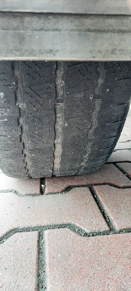 A4: niesprawnym pojazdem przewoził nowe auta