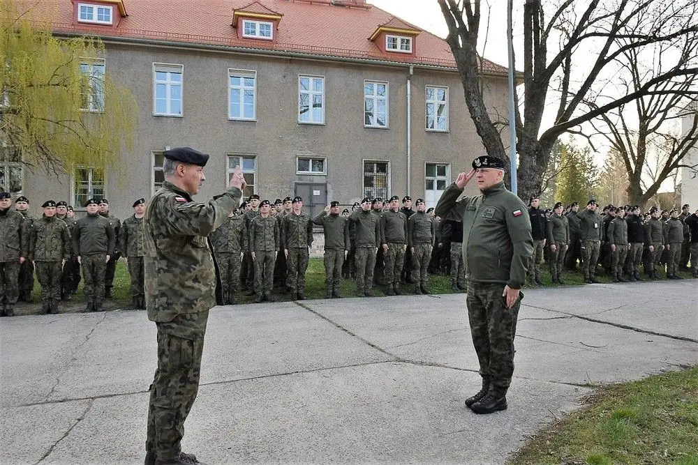 Навчання у 23 Śląski Pułk Artylerii в Болеславці