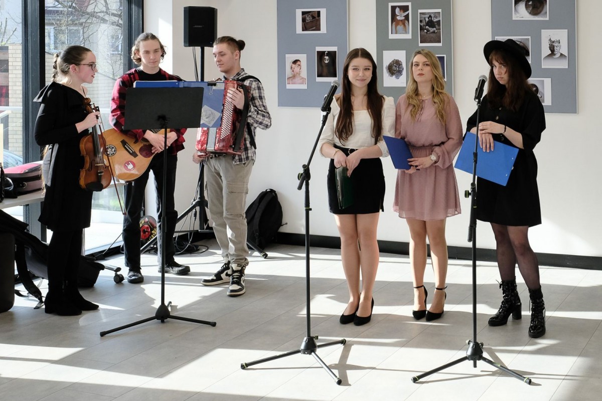 „Surrealistycznie” – ostatnia wystawa w galerii „Format” w tradycyjnej formule