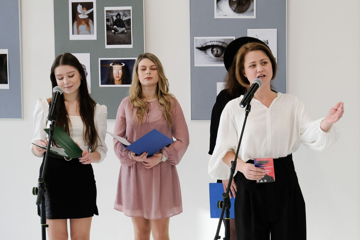 „Surrealistycznie” – ostatnia wystawa w galerii „Format” w tradycyjnej formule