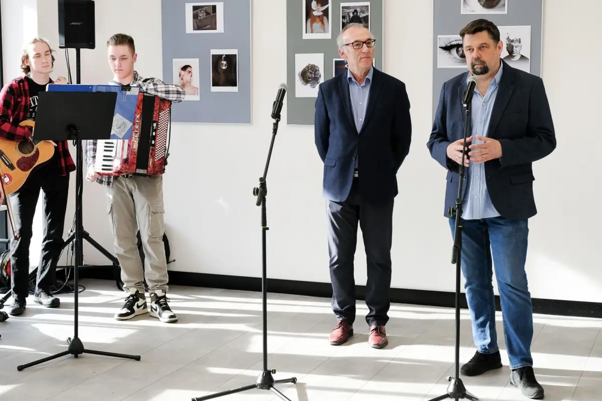 „Surrealistycznie” – ostatnia wystawa w galerii „Format” w tradycyjnej formule