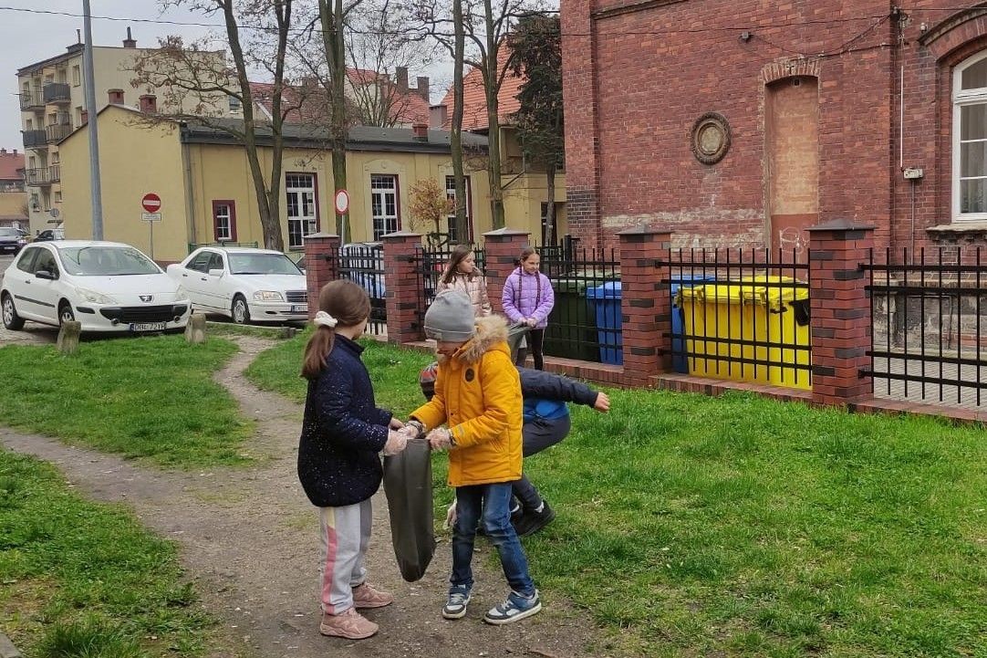 Akcja sprzątania z okazji Dnia Ziemi 2022