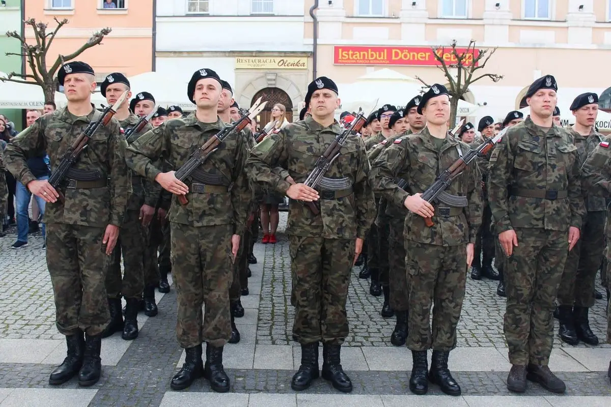130 новобранців склали присягу на болеславецькій площі