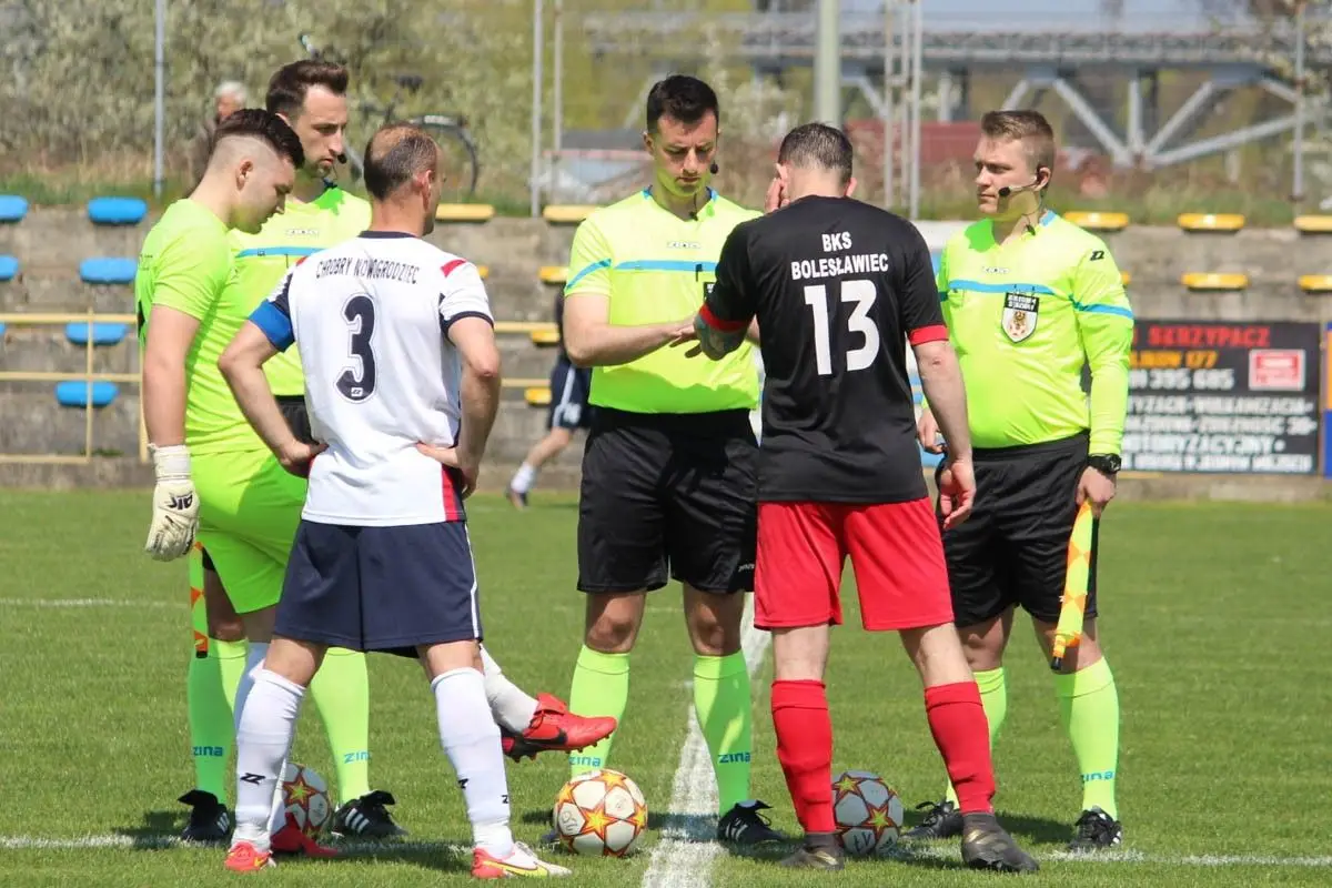 BKS wygrywa derby powiatu w Nowogrodźcu