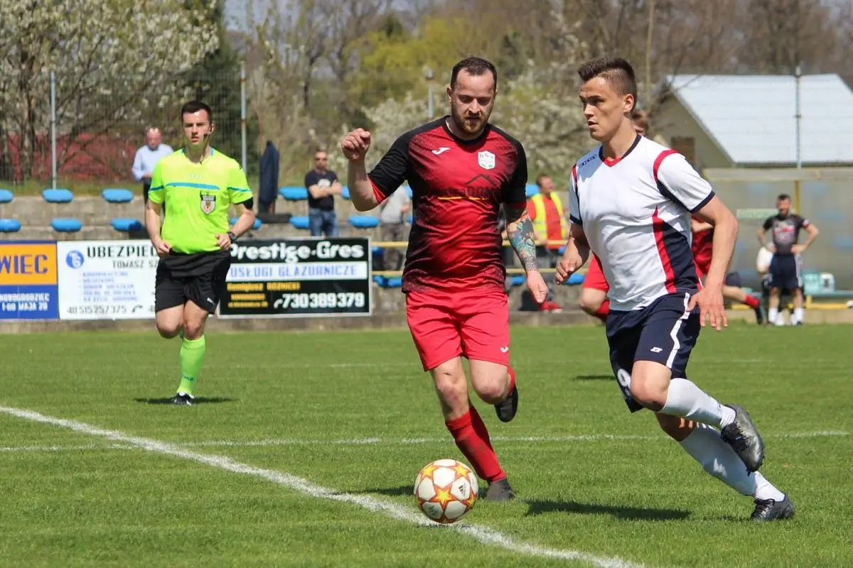 BKS wygrywa derby powiatu w Nowogrodźcu